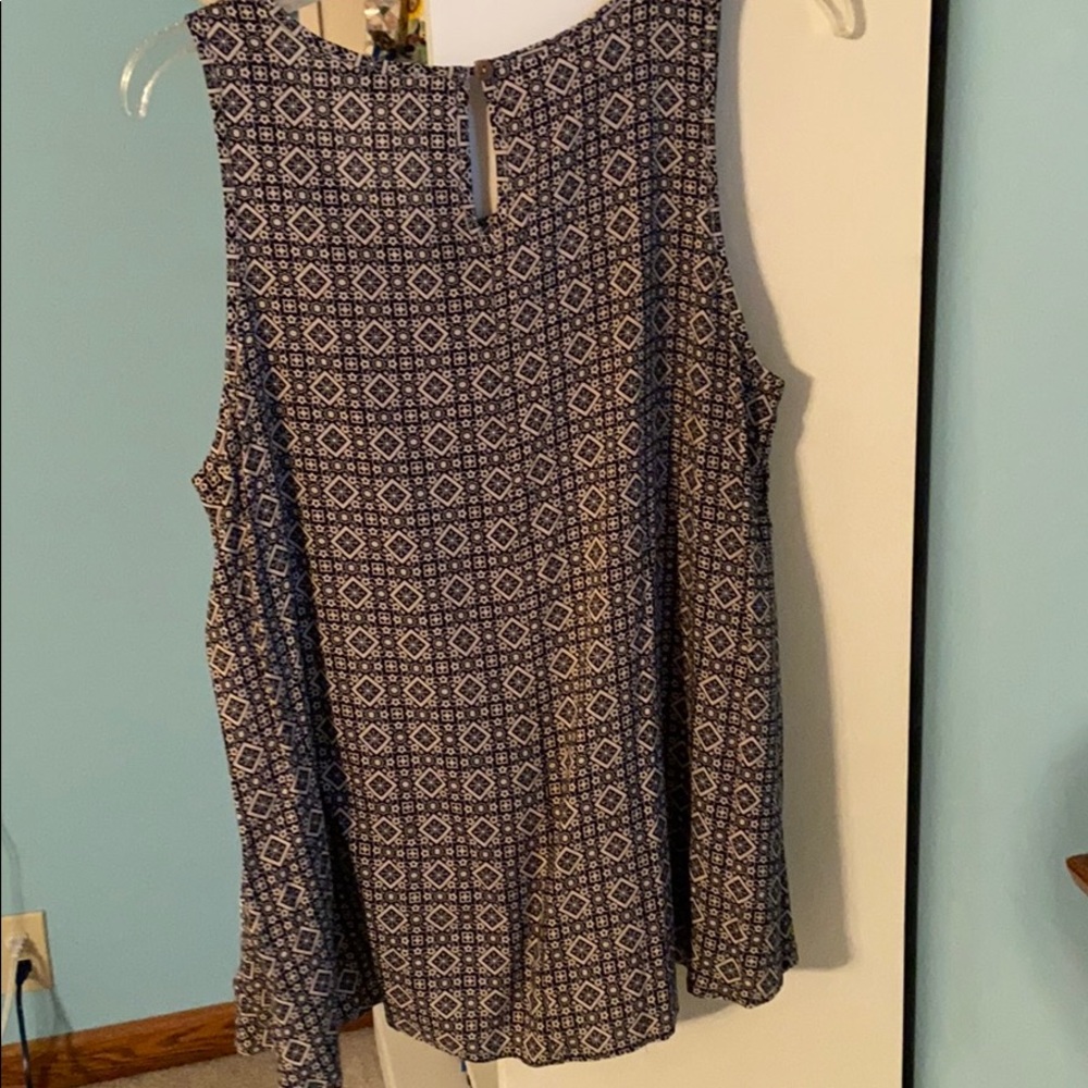 Patterned Tank - Picture 2 of 4